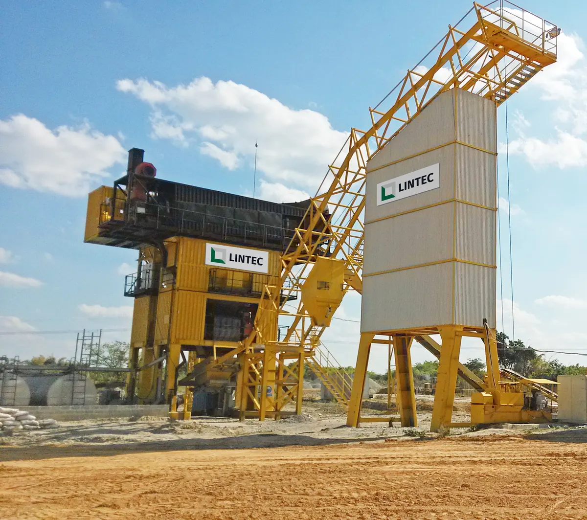 Centrale d’enrobage sur le chantier d’une autoroute en Zambie